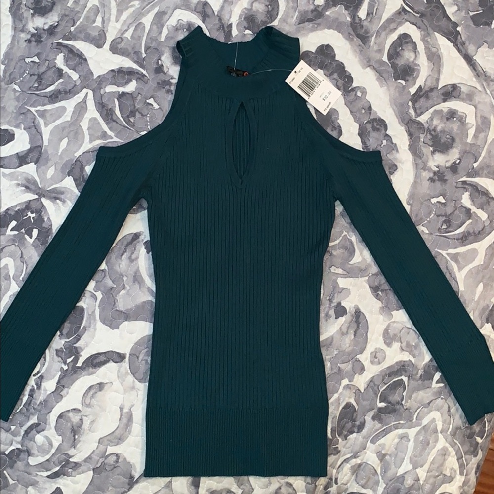 Long sleeve open shoulder top